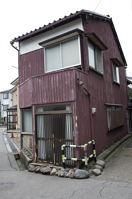 Back street photo Higashichaya district, Kanazawa city  Hidemi Shimura